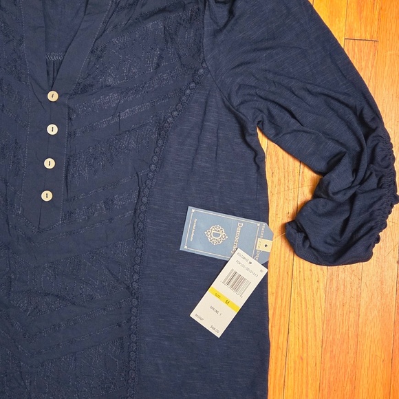 NWT DEMOCRACY PESANT top with front embroidery and lace detailing Sz M - Picture 4 of 5